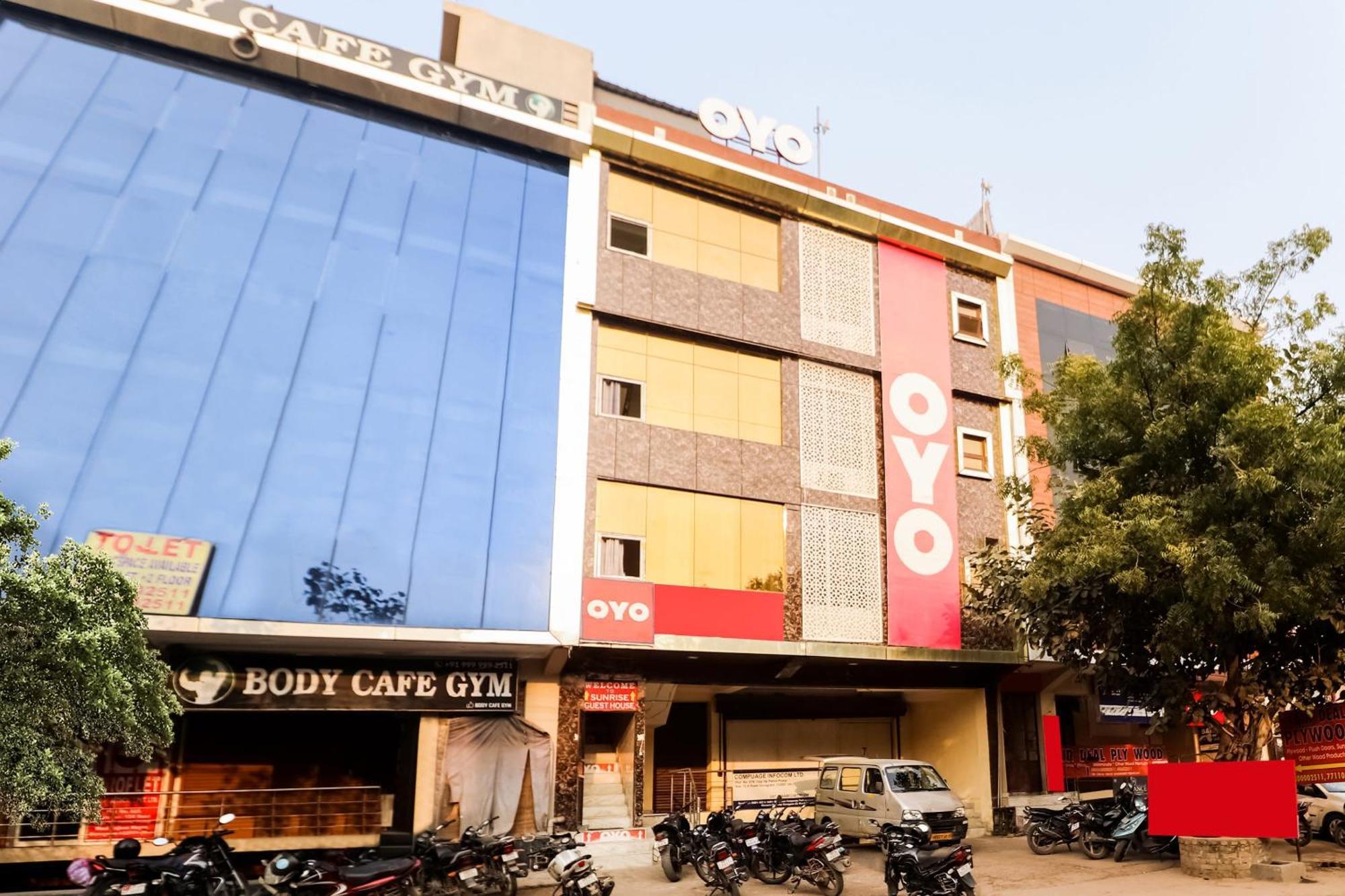 Hotel O Sunrise Guest House Gurgaon Bagian luar foto