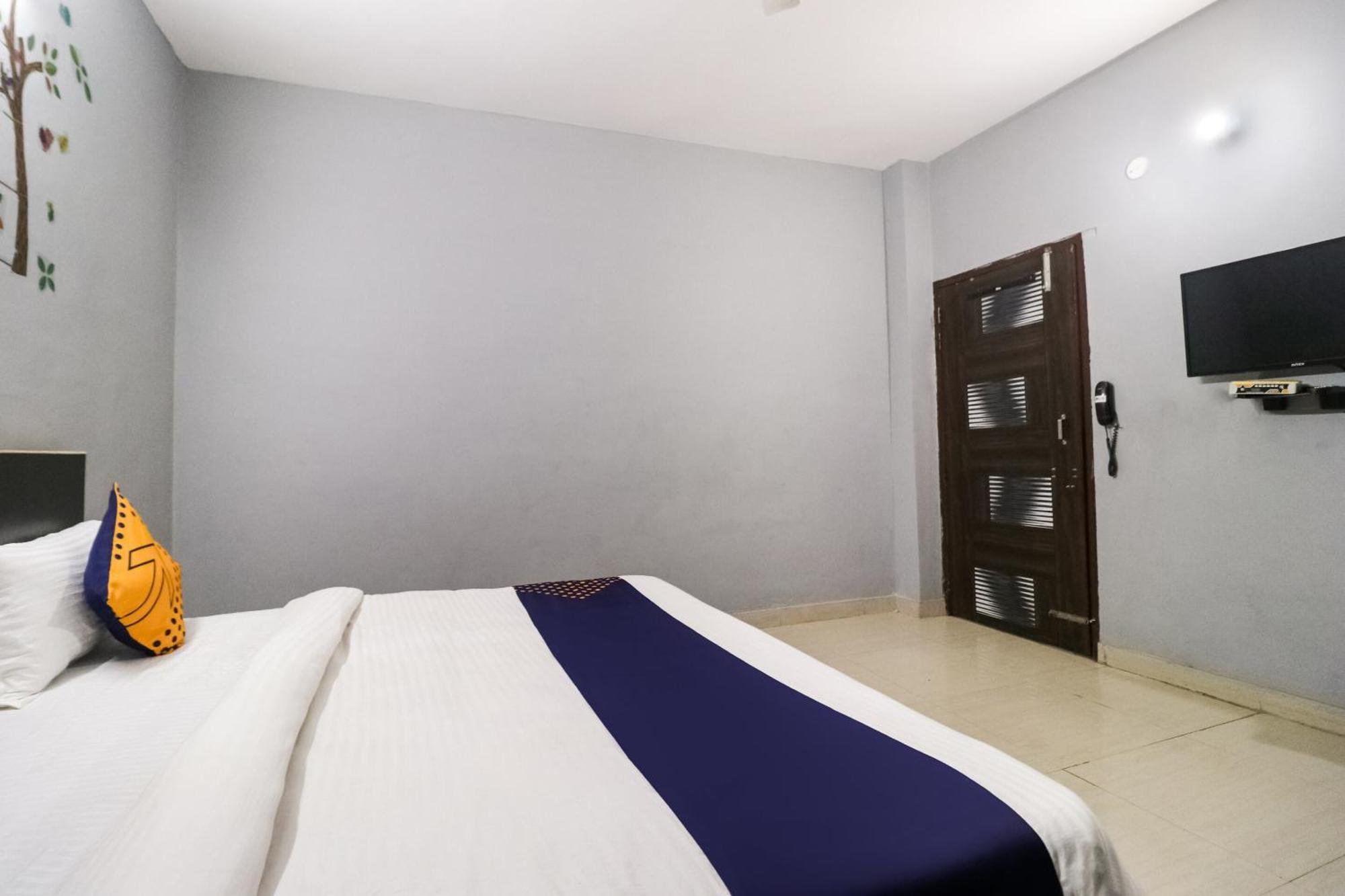 Hotel O Sunrise Guest House Gurgaon Bagian luar foto