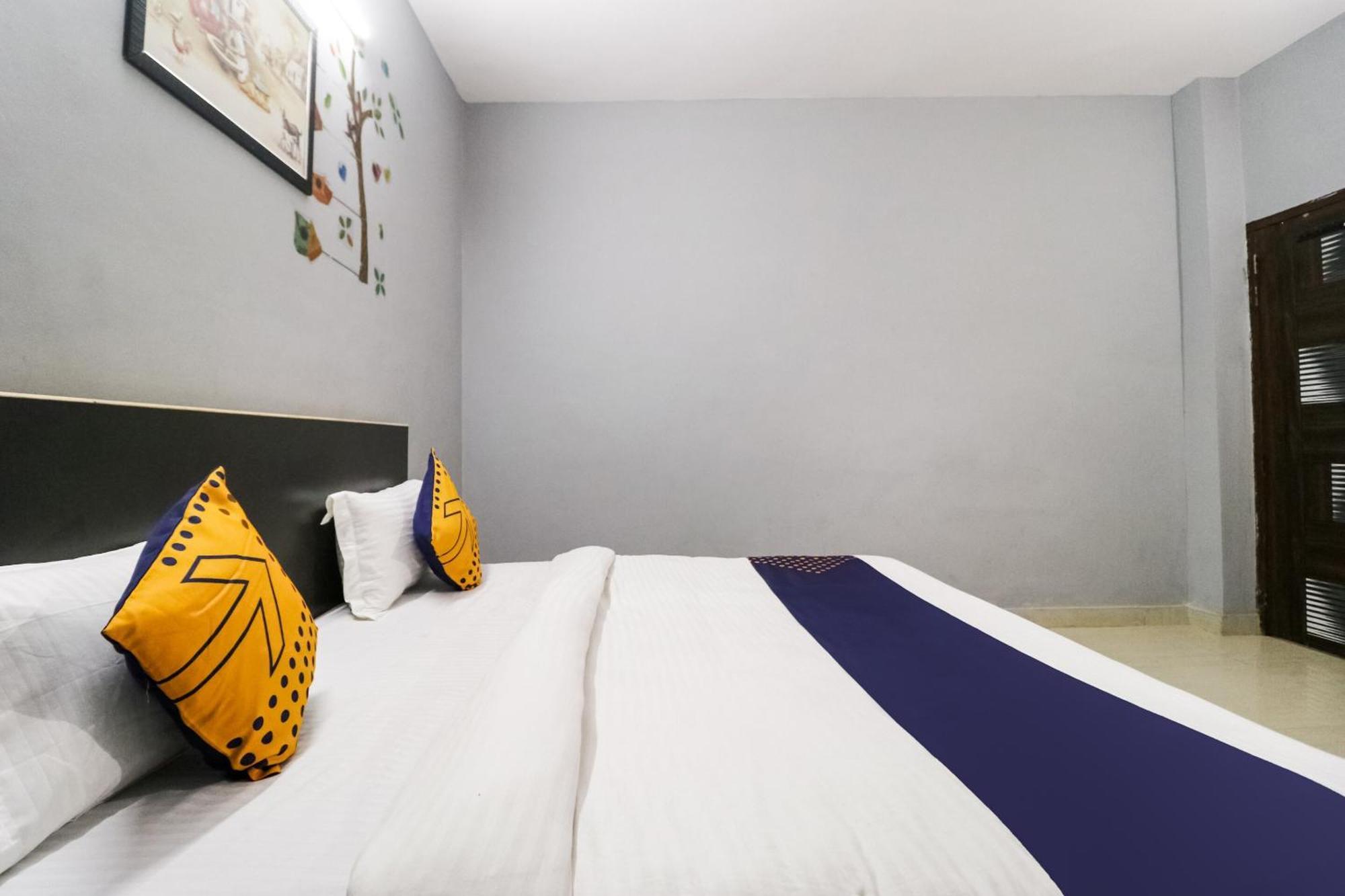 Hotel O Sunrise Guest House Gurgaon Bagian luar foto