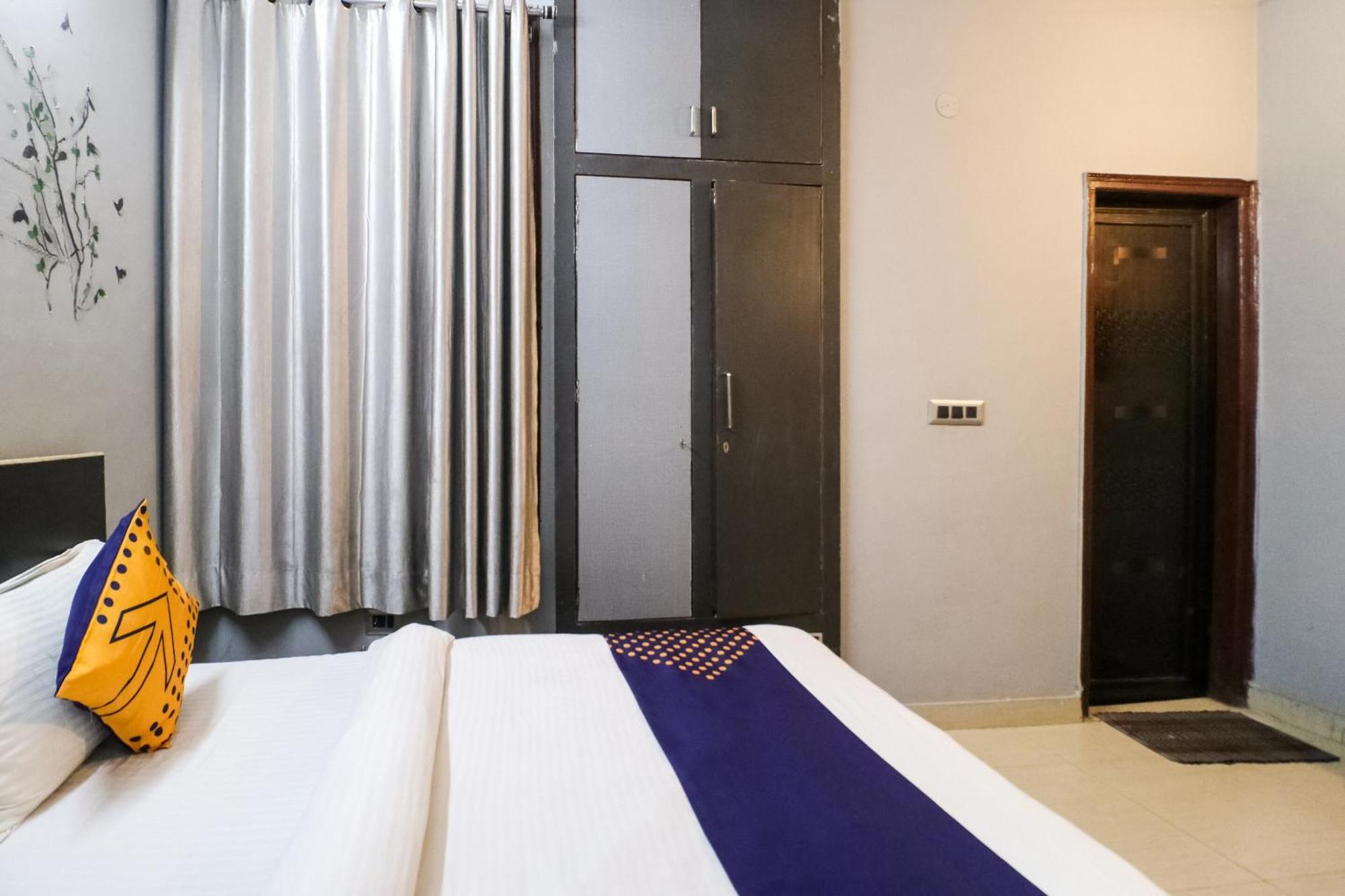 Hotel O Sunrise Guest House Gurgaon Bagian luar foto
