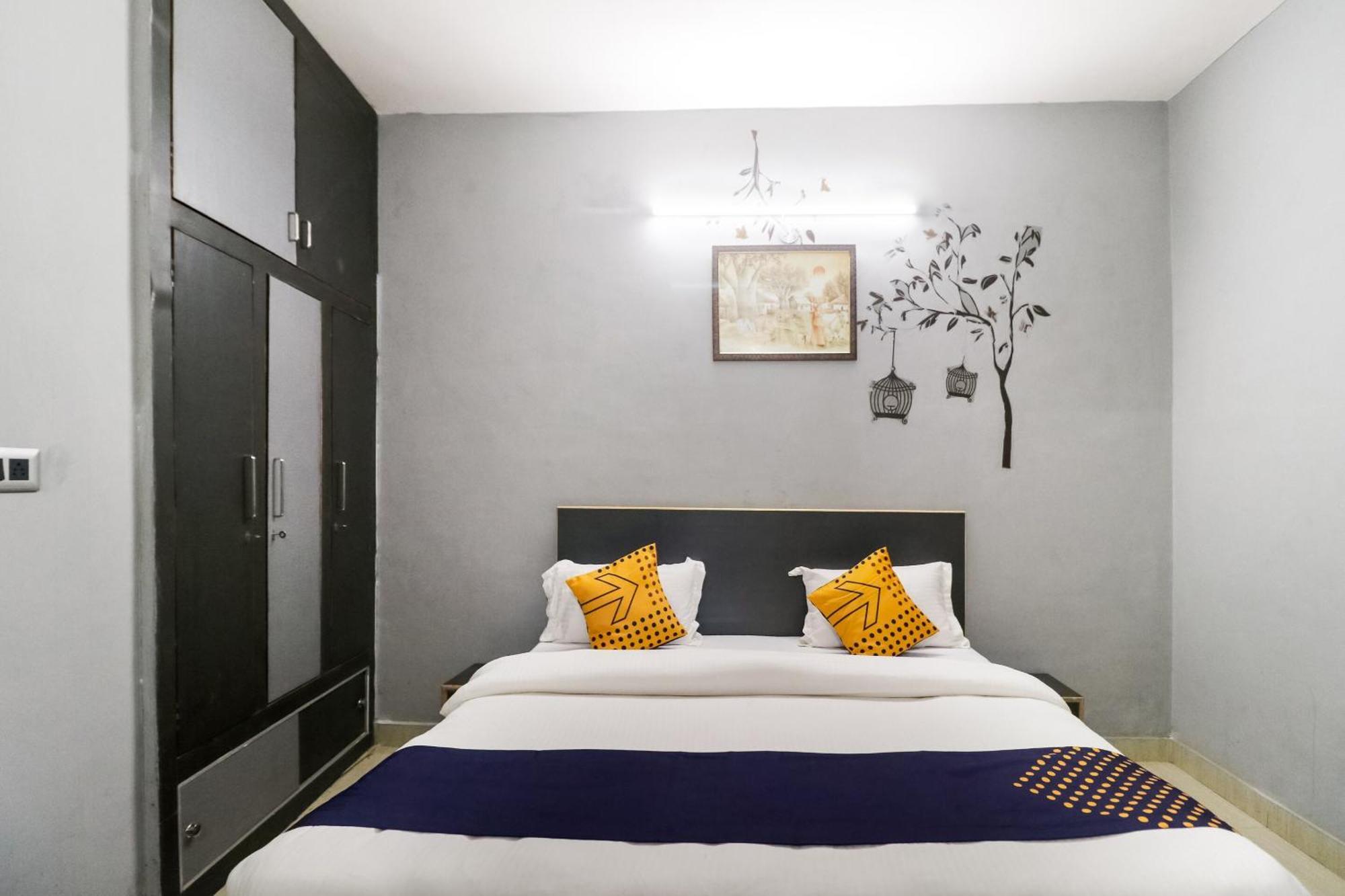 Hotel O Sunrise Guest House Gurgaon Bagian luar foto
